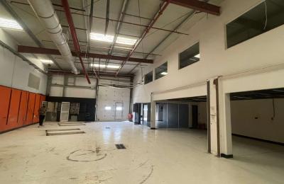 11,000 sq. ft. Industrial & Commercial Facility | Combined Units with Offices & Warehouse Access – Dubai