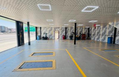 Commercial Warehouse/Showroom for Rent in Al Quoz 4 – 6,640 Sqft | Garage & Tyre Shop Activity | AED 1,275,000/Year | Newly Renovated