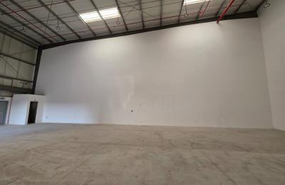 Warehouse for Rent in Al Quoz 2 – 3,000 Sqft | 10m Height | Corner Unit | AED 300,000/Year | Creative & Showroom Compound