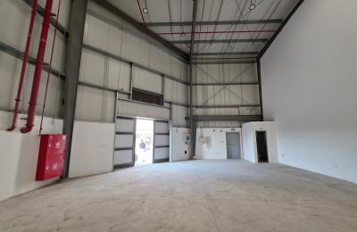 Warehouse for Rent in Al Quoz 2 – 3,000 Sqft | 10m Height | Corner Unit | AED 300,000/Year | Creative & Showroom Compound